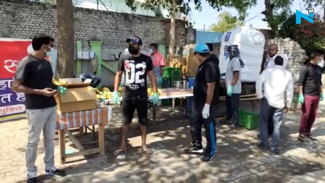 Watch: Indian cricketer Mohammed Shami distributes food packets to migrant workers