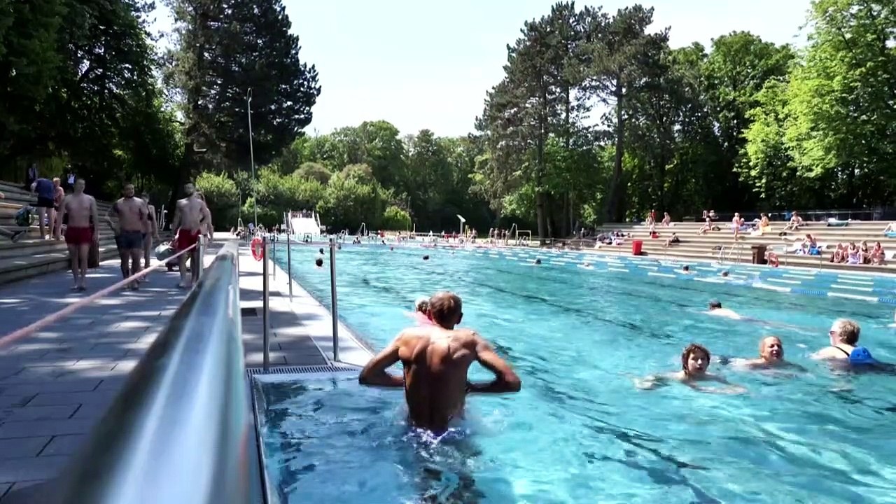 Freibadsaison in NRW eröffnet: 'Corona-Kilos müssen wieder runter'