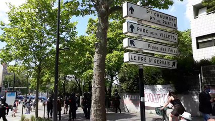 Gilets jaunes in Paris turn out to support health workers demonstrating for better conditions