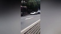 Ce cycliste se venge de ce conducteur de Lamborghini d'une façon géniale