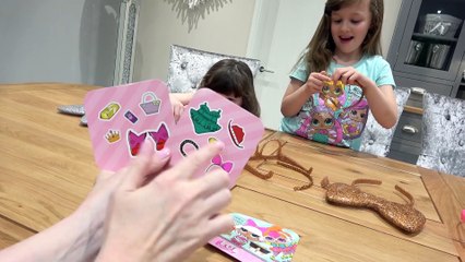 Sophia, Isabella e Alice Brincando com Lol Surprise Makeover Jogo