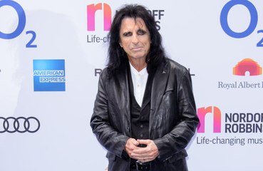 Alice Cooper hails Metallica for being a 'threat'