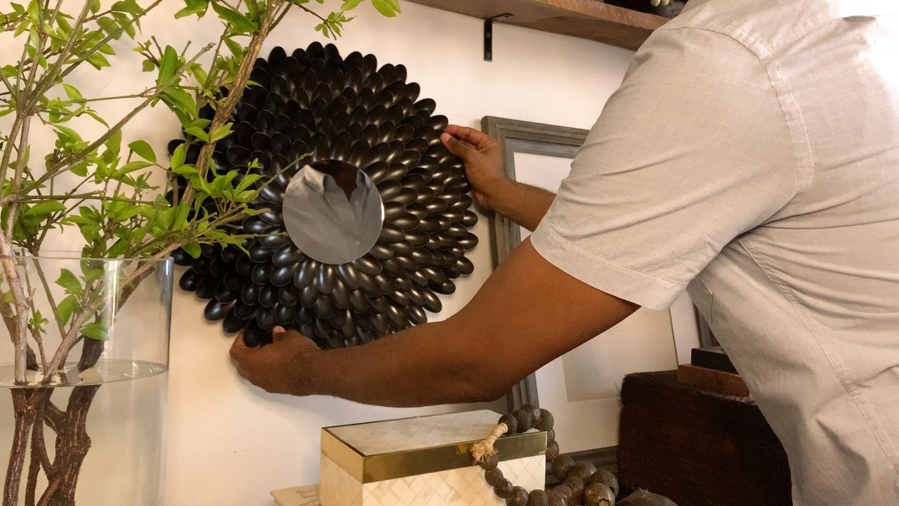 How To Make an Expensive-Looking Mirror Using Plastic Spoons