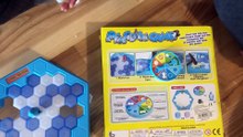 Joc distractiv de familie cu Maya si Antonyo `Penguin Trap ` Salveaza Pinguinul