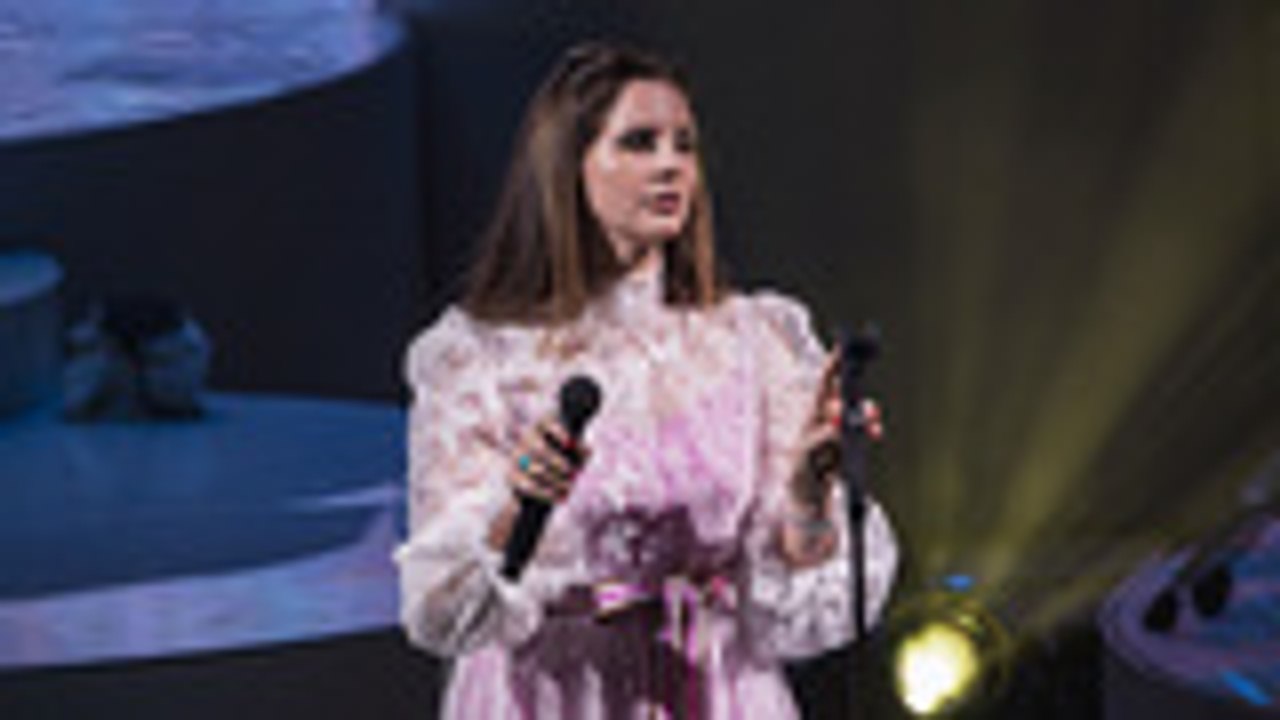 Lana Del Rey Writes Letter to Critics, Machine Gun Kelly Fuels Megan Fox Dating Rumors and More | Billboard News