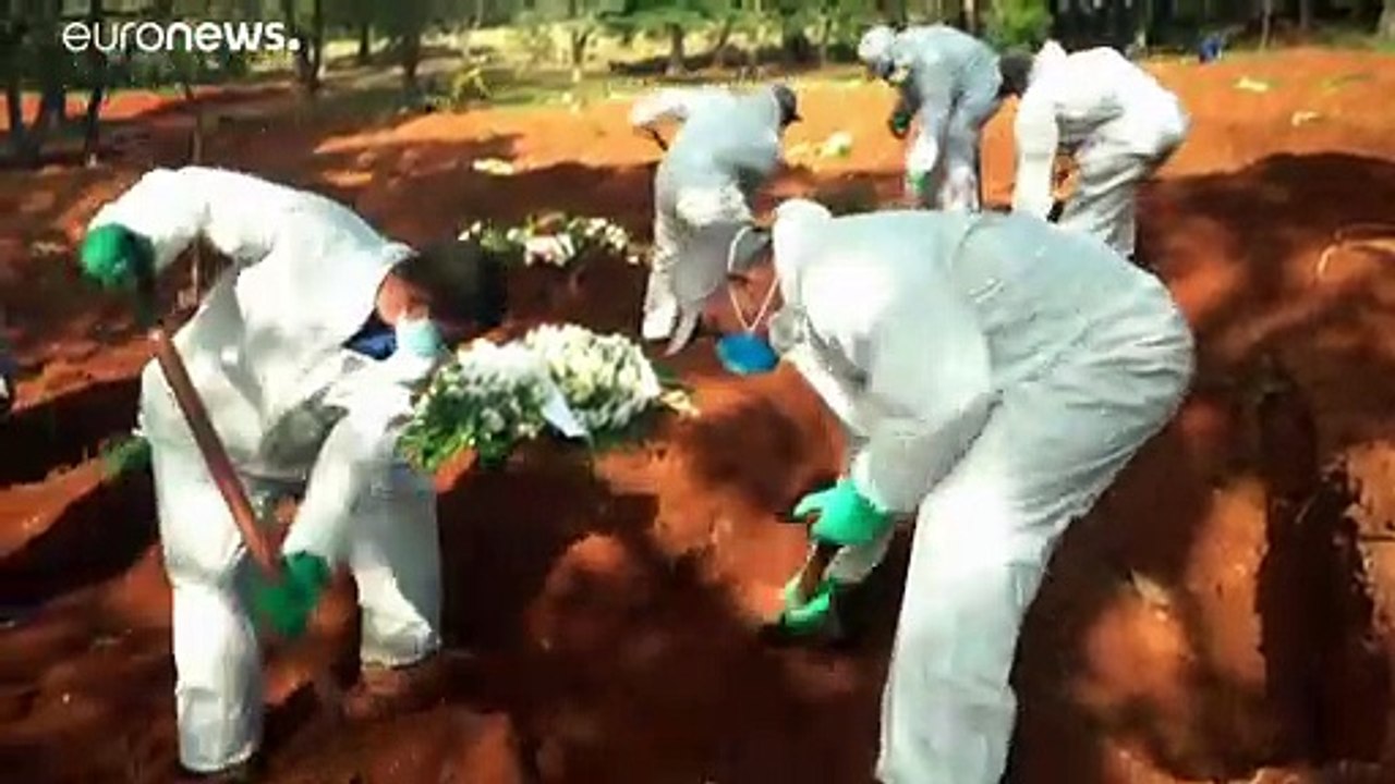 Covid-19 in Brasilien: Beerdigen als Fließbandarbeit