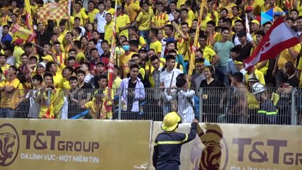 Nóng! CĐV Nam Định đốt pháo sáng bị phạt 4 năm tù - NEXT SPORTS