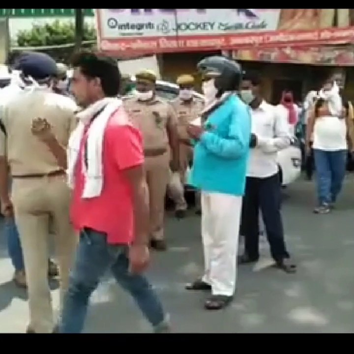 अंबेडकर नगर बहुत बड़ी खबर अकबरपुर मे मास्क ना लगाने पर वाहन चालको की चालान कटी गयी
