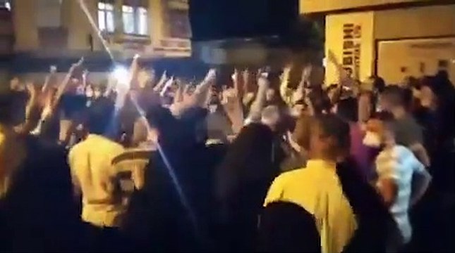 Furkan Vakfı üyeleri Doğu Türkistan olmayacağız sloganları atarak yasağa rağmen teravih namazı kılmak istedi: 40 gözaltı