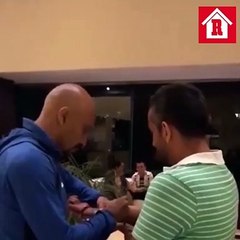 Aficionado de Cruz Azul se tatúa firma del Conejo Pérez