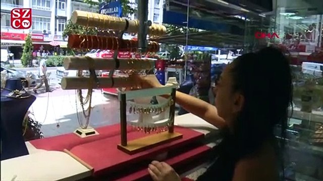 Kuyumcudan 30 bin liralık yüzük çaldı