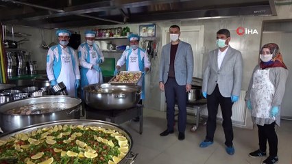 Muradiye’de 620 ihtiyaç sahibine günde 3 çeşit sıcak yemek