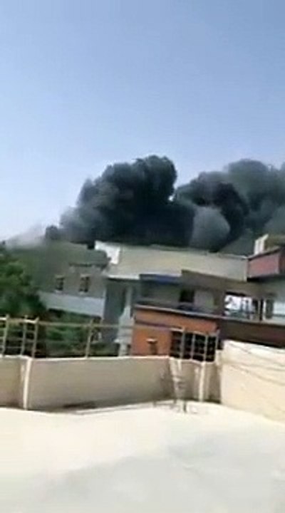 Son dakika: Pakistan'da bir yolcu uçağı düştü