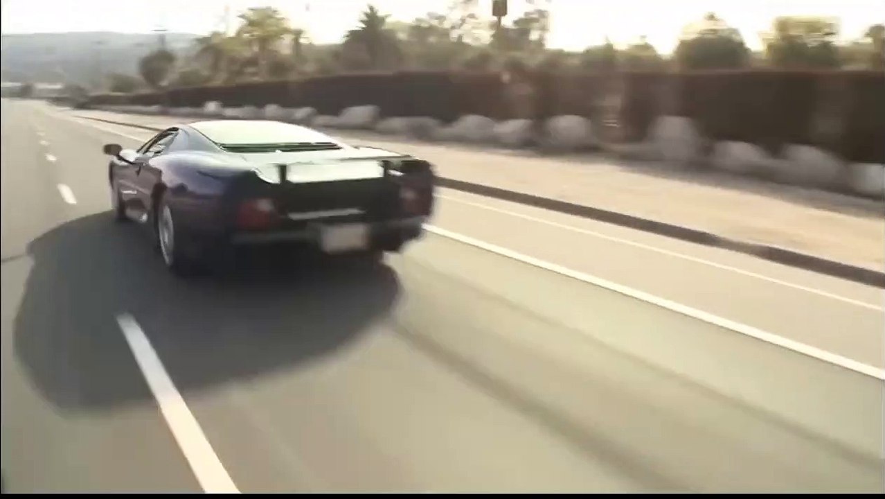 最高の速さで駆け抜けるフェラーリ！