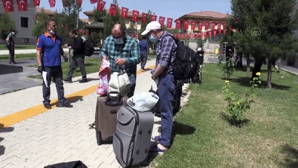 Diyarbakır'da misafir edilen 220 Türk vatandaşı evlerine uğurlandı