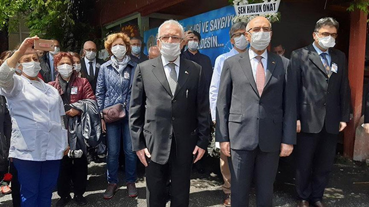 İstanbul Tıp Fakültesi’nin duayen hocası Prof. Dr. Mehmet Emin Darandeliler anıldı