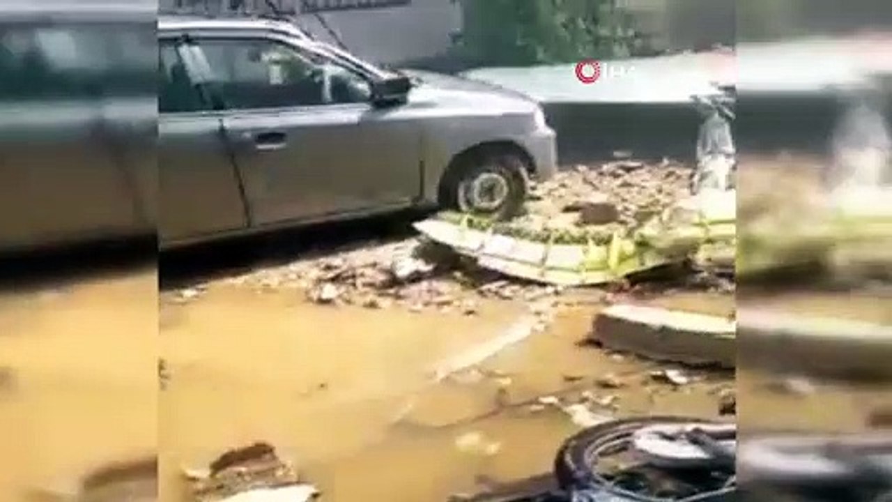 - Pakistan'da yolcu uçağı yerleşim alanına düştü