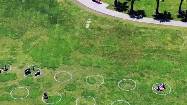 San Francisco’s Dolores Park Now Features Circles to Encourage Park-Goers to Social Distance