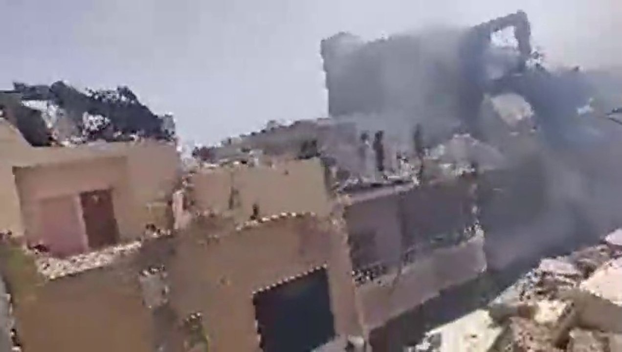 PIA Pakistan Plane Crashes  in Residential Aear Karachi