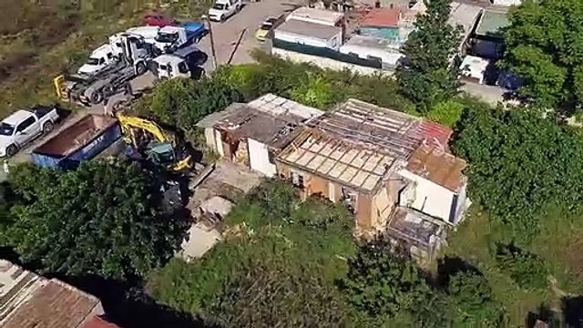 BEZIERS - Démolition de constructions illégales dans le quartier de Cantagal