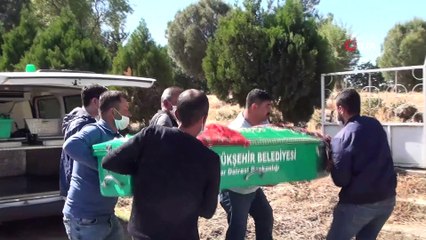 Cinayete kurban giden Ceren babasının yanına defnedildi