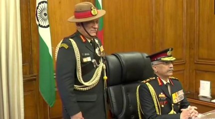 Video herunterladen: General Manoj Mukund Naravane takes charge as Army Chief