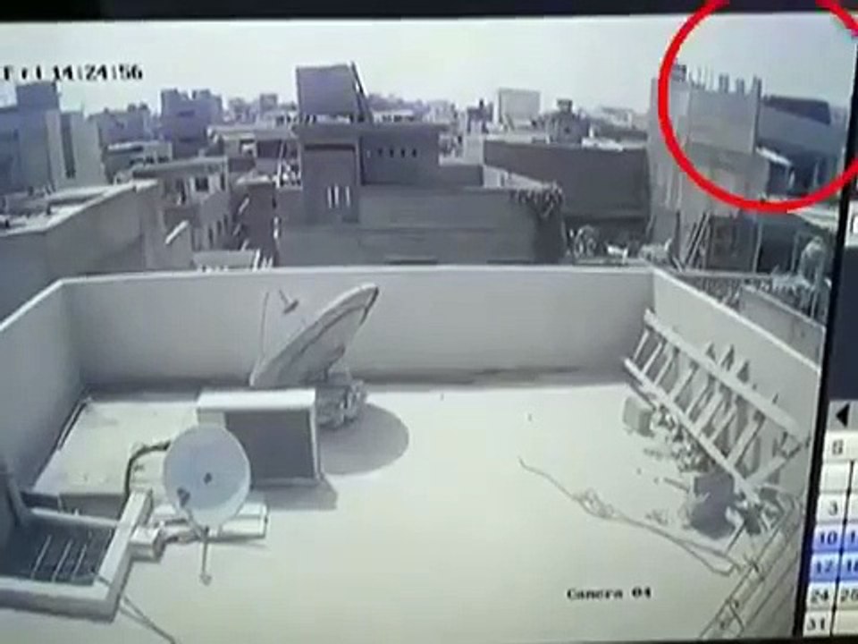 CCTV footage of PIA Plane crash in Karachi _ 22 May 2020 _ Aaj News _ AJT