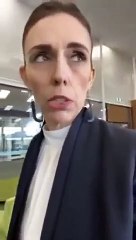 Primeira-ministra neozelandesa propõem semana de trabalho de 4 dias