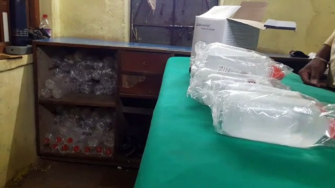 मेलखेडा, गरोठ में स्वास्थ्य विभाग ने सील किए फर्जी क्लीनिक