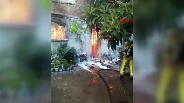 Evleri yanan yaşlı çift, gözyaşlarını tutamadı
