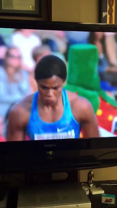 ELLE PERD SA PERRUQUE EN PLEIN SAUT Pour lire l'article: http://negronews.fr/blessing-okagbare-perd-sa-perruque-en-plein-saut/