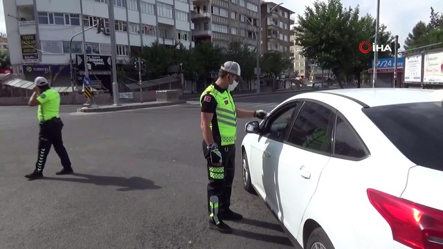 Diyarbakır'da cadde ve sokaklarda kısıtlamanın ilk gününde sessizlik hakim