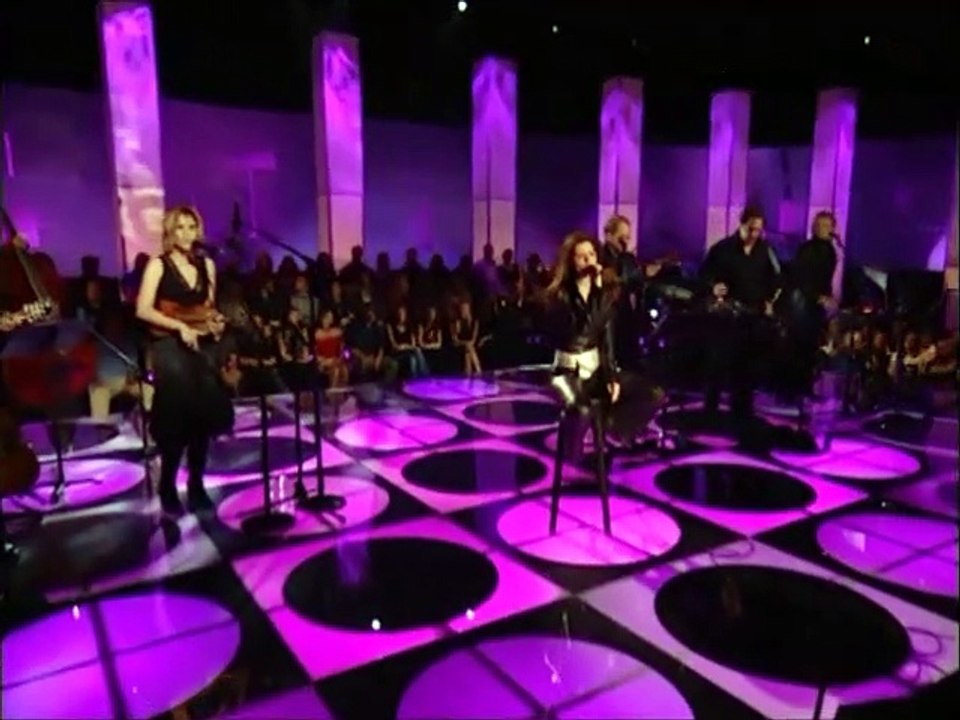 Shania Twain ↔ Ain't No Particular Way → Up! Close and Personal — (2005)