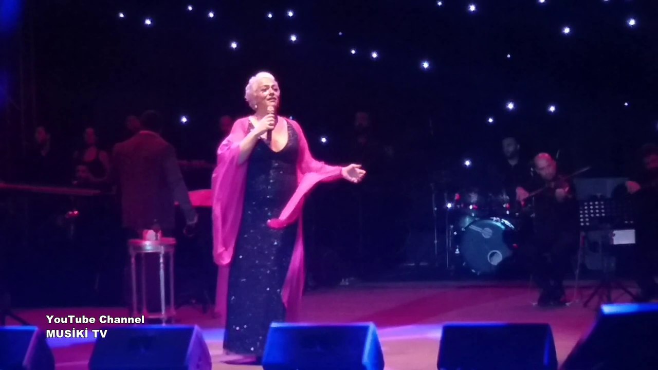 AYTA SÖZERİ - Dilek Taşı (Ferdi Özbeğen cover) (Konser/Canlı) @ Antalya Park