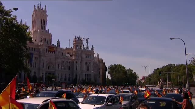 La manifestación contra el Gobierno en Madrid organizada por la ultraderecha cita a miles de personas