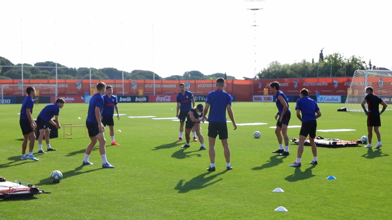 La plantilla del Atlético de Madrid se entrena en grupos