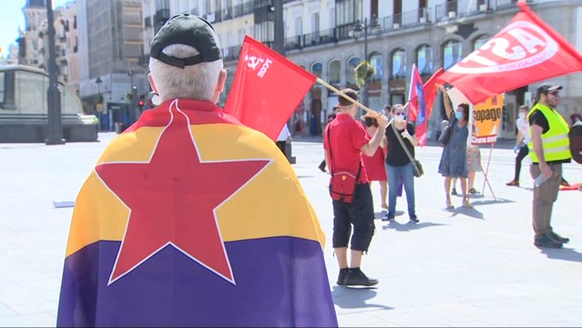 Concentración del Partido Comunista en la Puerta del Sol