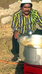 बलड़िया सोन के समाजसेवी मक्सी में बाईपास पर चला रहे है भंडारा