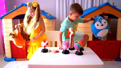 Diana and Roma Pretend Play School & Eat not Healthy food