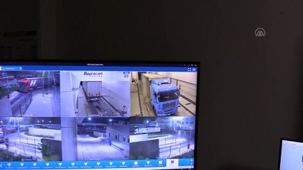 Türkiye'ye giriş yapan bir tırda milyonlarca makaron ve sigara filtresi ele geçirildi - EDİRNE