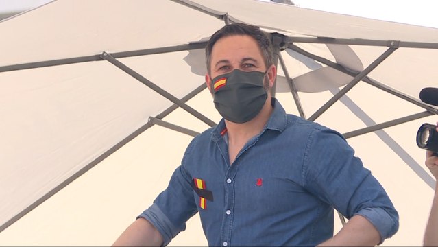 Centenares de manifestantes piden libertad en la caravana convocada por la ultraderecha