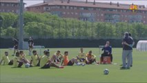 Bartomeu visita a sus jugadores durante el entrenamiento