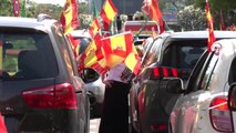 La ultraderecha convoca una caravana de vehículos en Sevilla