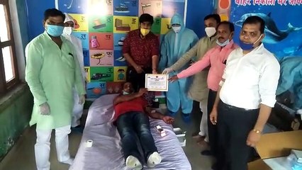 ढाई दर्जन से अधिक युवाओं ने किया रक्तदान