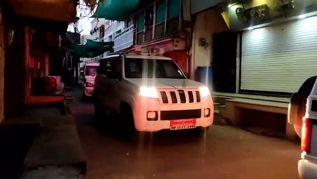 शाम 7 से सुबह 7 तक लॉकडाउन का पालन कराने मक्सी में निकला फ्लैगमार्च
