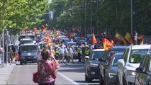 La ultraderecha se deja ver en el centro de Madrid con sus vehículos