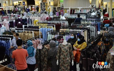Raya dalam waspada, keluarga beli belah ikut norma baru