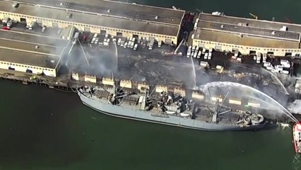 美 샌프란시스코 피셔맨스 워프 화재...45번 부두 소실 / YTN