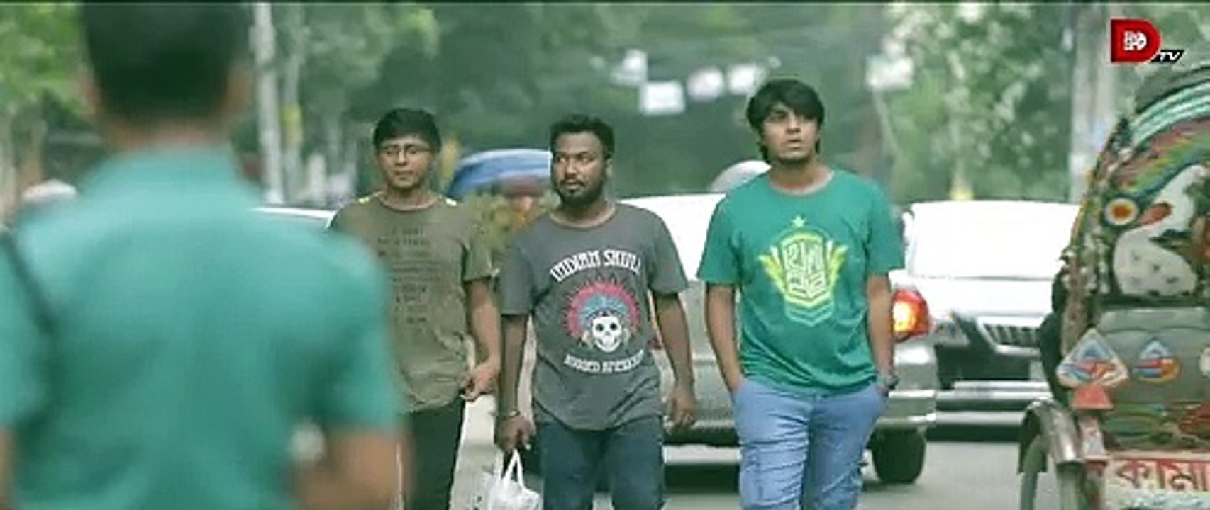 ব্যক্তিগত হারবাল ঔষধ নিয়ে পুলিশের কাছে ধরা খেলো চার বন্ধু