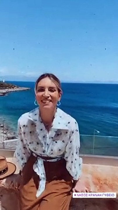 Αθηνά Οικονομάκου: Καρέ καρέ οι βόλτες στο Γύθειο με τον μπαμπά της - Θα εκπλαγείς με τις φώτο της!